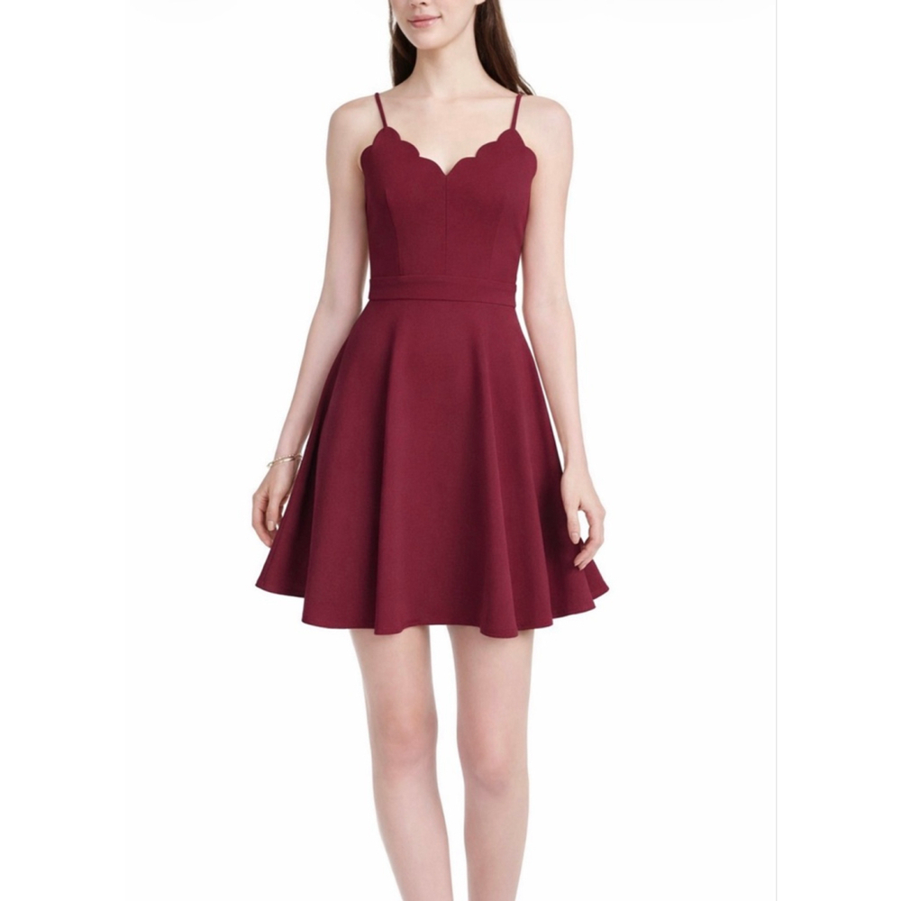 B. Darlin Burgundy Scalloped Mini Dress Juniors 11/12